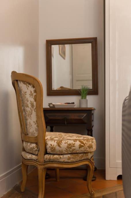 * Le Versaillais*2 Min A Pied Du Chateau Versailles Kamer foto